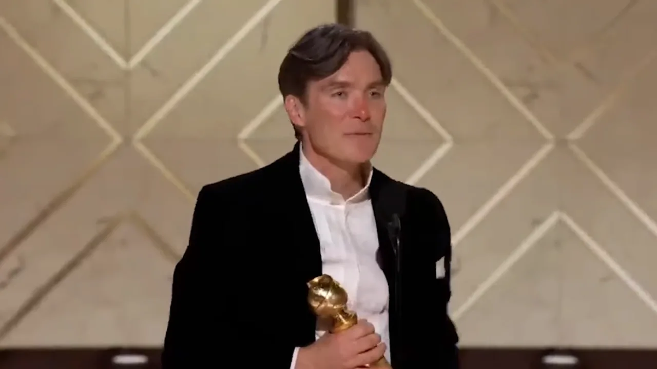 cillian murphy with golden globe 2024